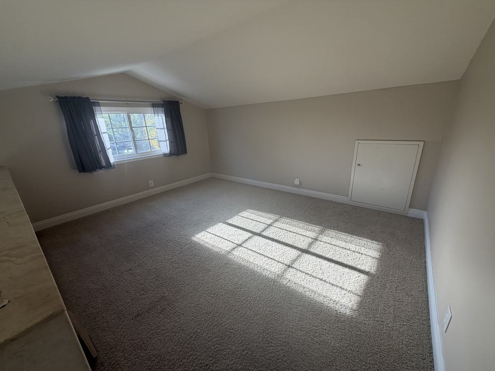 The same sitting room empty after removal